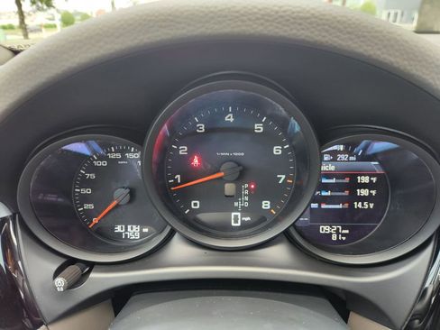Used 2021 Porsche Macan AWD/4WD image 14