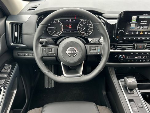 New 2025 Nissan Pathfinder SL image 17