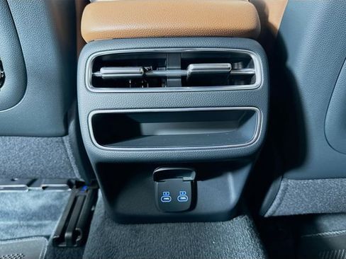 New 2026 Genesis GV70 2.5T Advanced image 18