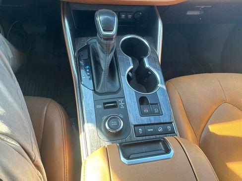Used 2020 Toyota Highlander Platinum AWD/4WD image 16
