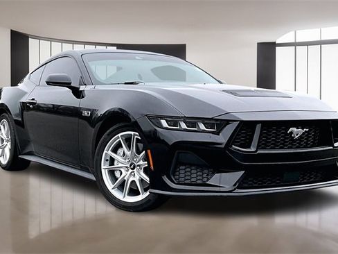 Used 2024 Ford Mustang GT Premium image 3