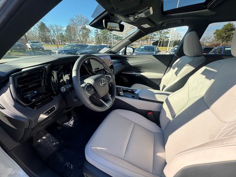 Used 2025 Lexus RX 350 Premium image 16