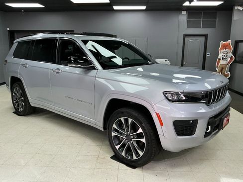 Used 2023 Jeep Grand Cherokee L Overland image 2