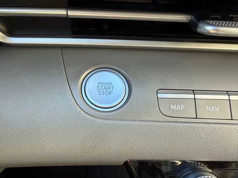 Used 2023 Hyundai Elantra SEL w/ Convenience Package image 12