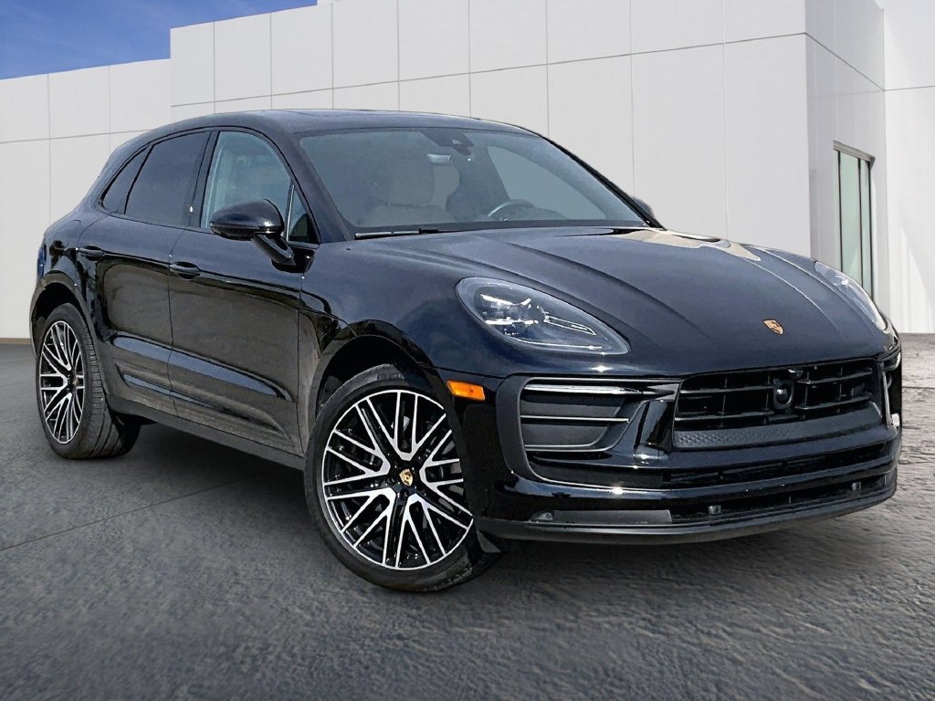 Certified 2026 Porsche Macan AWD/4WD image 9