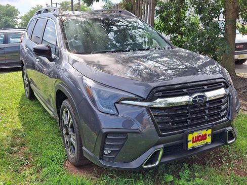 Used 2025 Subaru Ascent Touring w/ Popular Package #1 AWD/4WD image 2