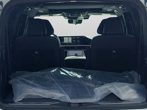 Certified 2026 INFINITI QX80 4WD w/ Sport Exterior Package image 17