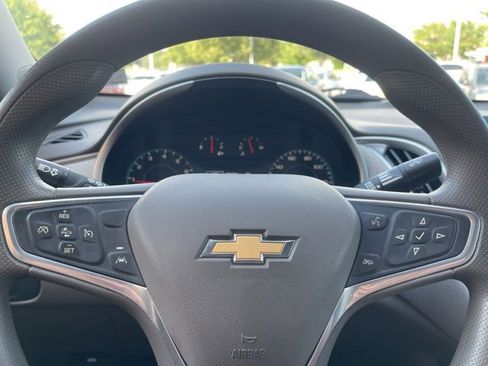 Used 2022 Chevrolet Malibu LT image 9