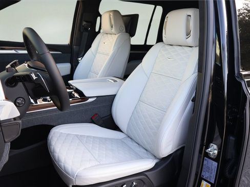New 2026 Cadillac Escalade ESV Platinum Sport w/ LPO, ONYX Package AWD/4WD image 10