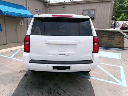 Used 2019 Chevrolet Tahoe 4WD w/ Remote Keyless Entry Package image 4