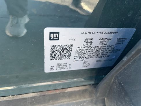 Used 2025 Chevrolet Trax LT image 22