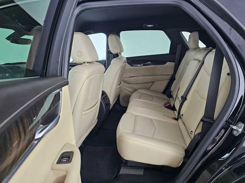 Used 2019 Cadillac XT5 FWD image 16