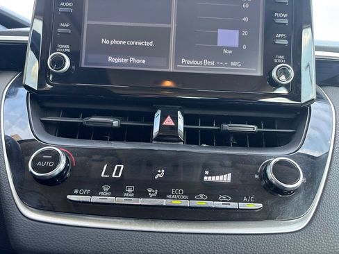 Used 2022 Toyota Corolla LE FWD image 28