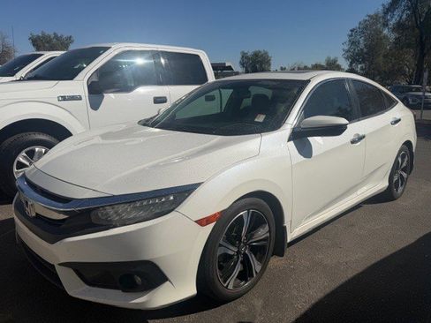 Used 2016 Honda Civic Touring image 2
