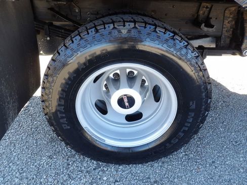 Used 2021 GMC Sierra 3500 4x4 Crew Cab w/ Convenience Package image 52