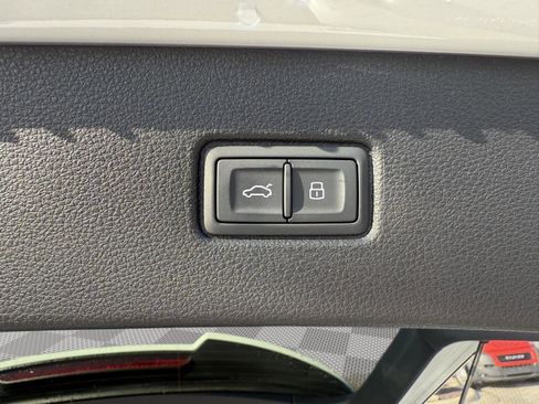 New 2026 Audi SQ7 Premium Plus image 23