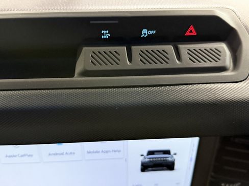 Used 2025 Ford Bronco 2-Door AWD/4WD image 14