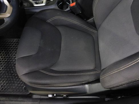 Used 2017 Jeep Cherokee Latitude w/ Comfort & Convenience Group image 33