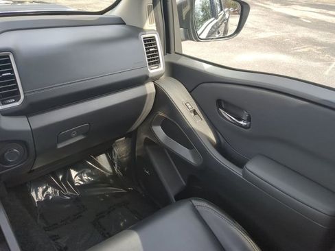 Certified 2024 Nissan Frontier SL w/ Technology Package RWD image 17