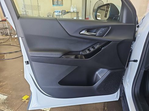 Used 2026 Chevrolet Equinox LT FWD image 27