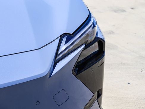 New 2026 Lexus ES 350e FWD image 7