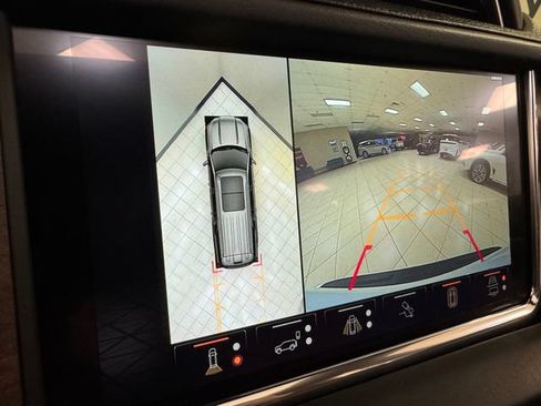 Used 2024 GMC Yukon XL Denali Ultimate AWD/4WD image 18