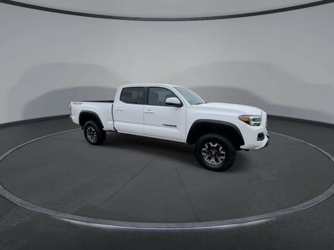 Certified 2023 Toyota Tacoma TRD Off-Road AWD/4WD image 2