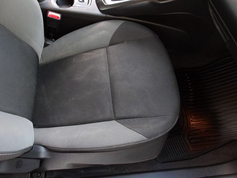 Used 2014 Ford Focus SE w/ SE Winter Package FWD image 17
