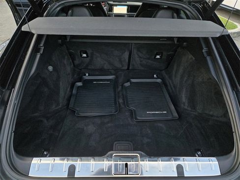 Used 2022 Porsche Panamera 4 w/ Premium Package image 38