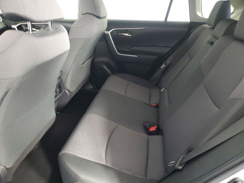 Used 2019 Toyota RAV4 XLE w/ Carpet Mat Package FWD image 13