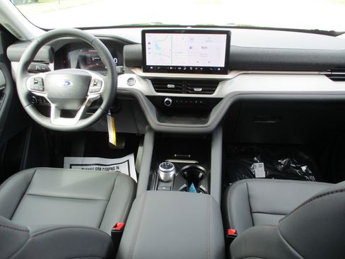 New 2025 Ford Explorer Active w/ Active Comfort Package image 23