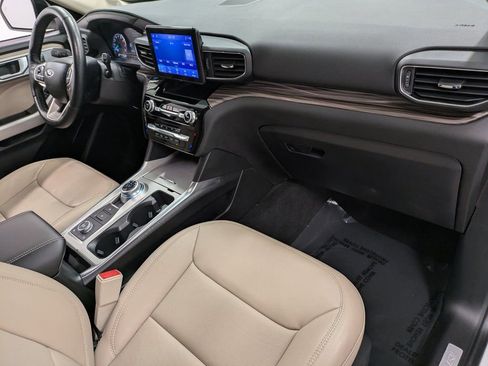 Used 2022 Ford Explorer Limited w/ Equipment Group 301A image 29