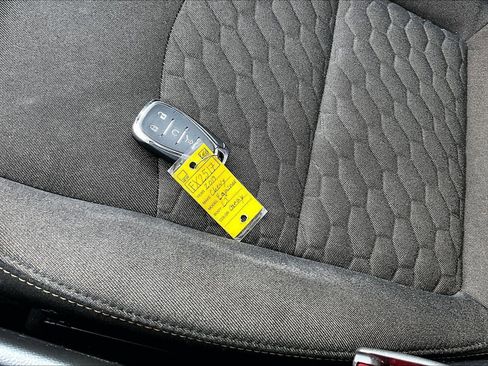 Used 2019 Chevrolet Equinox LT image 12