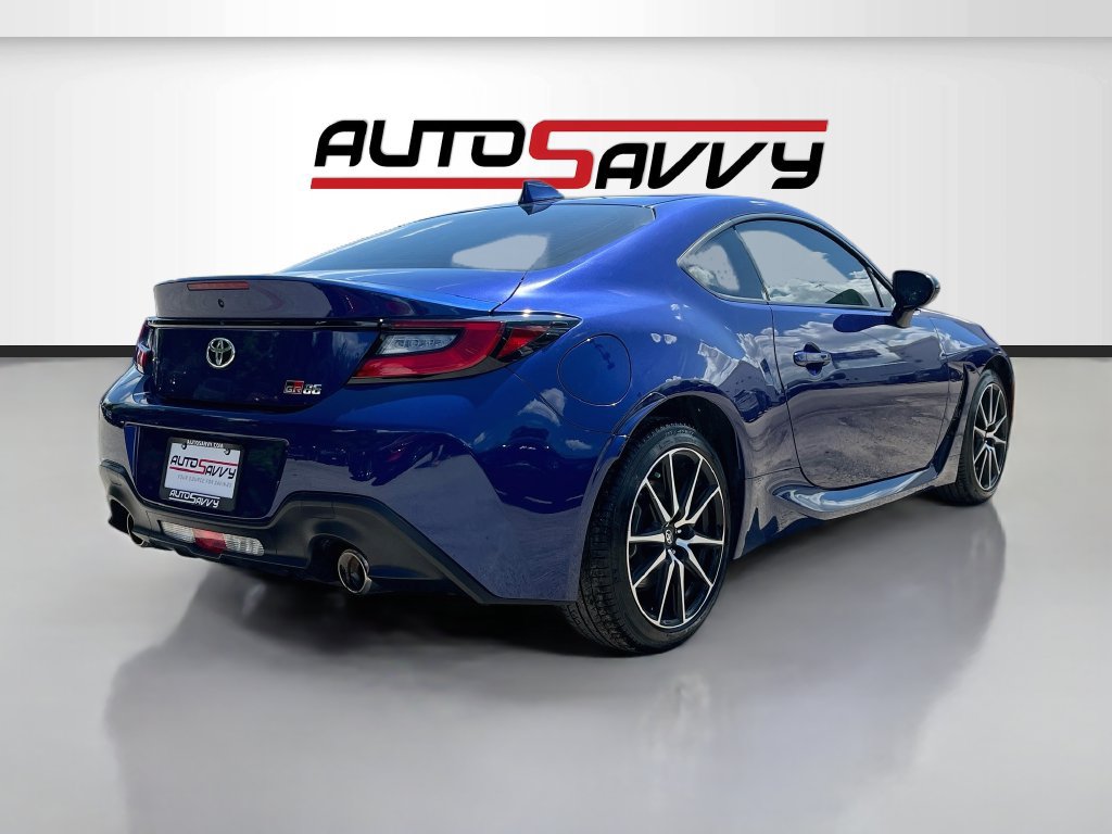 Used 2023 Toyota GR86 RWD image 7