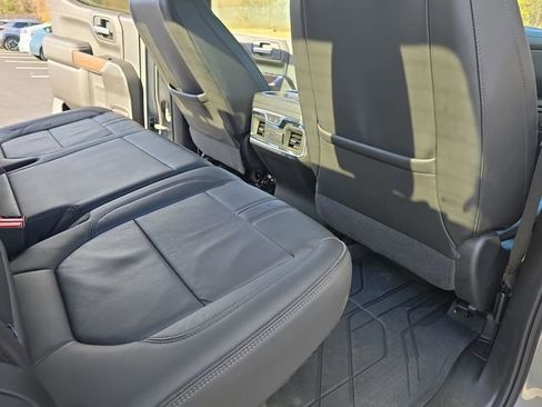 Used 2020 Chevrolet Silverado 1500 High Country w/ Technology Package image 15