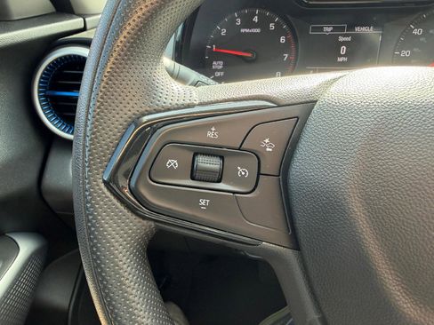 Used 2024 Chevrolet Trax LS w/ LS Convenience Package FWD image 12