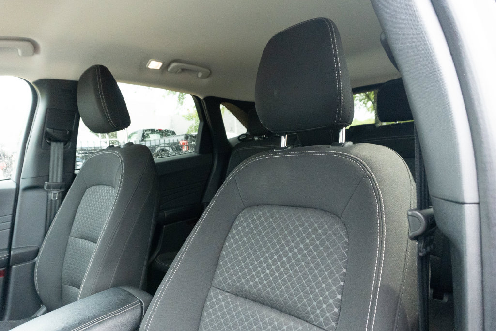 Used 2025 Ford Escape Active AWD/4WD image 18