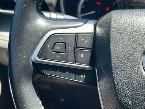 Used 2023 Toyota Highlander XLE FWD image 40