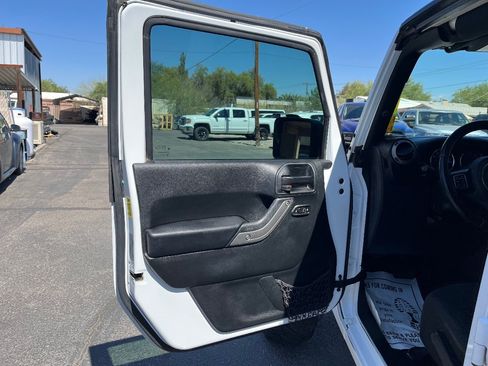 Used 2017 Jeep Wrangler Unlimited Sport w/ Quick Order Package 24S AWD/4WD image 23