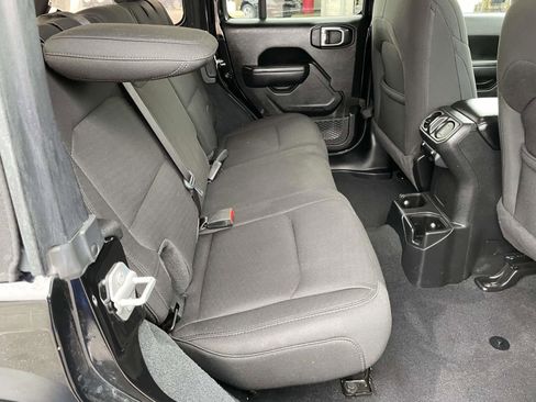 Used 2022 Jeep Wrangler Unlimited Sport image 39