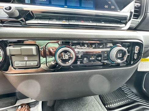 New 2025 Chevrolet Silverado 1500 LT image 18