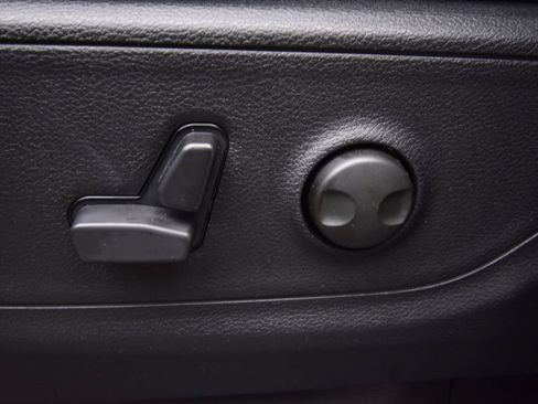 New 2026 RAM 1500 4x4 Crew Cab image 21