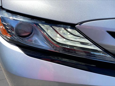 Used 2019 Toyota Camry XSE FWD image 27