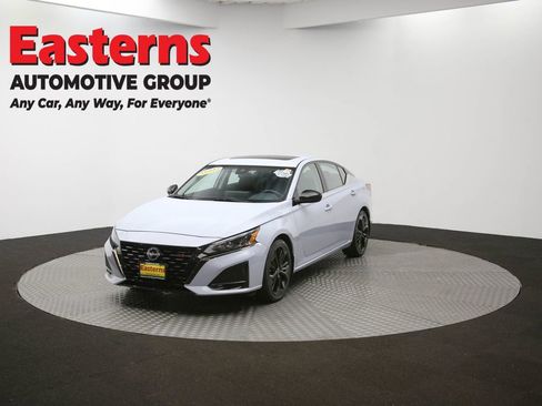 Used 2023 Nissan Altima 2.5 SR w/ SR Premium Package image 54