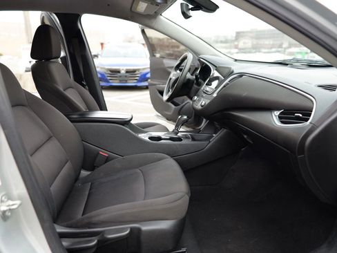 Used 2020 Chevrolet Malibu LT image 25