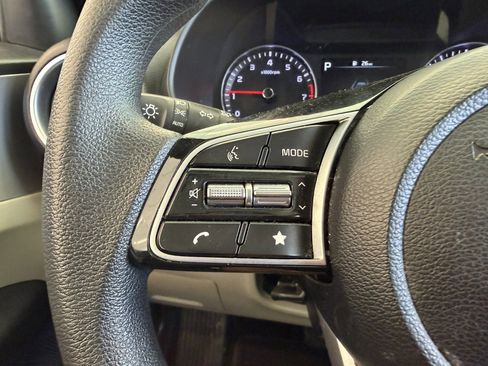 Used 2023 Kia Forte LXS image 17