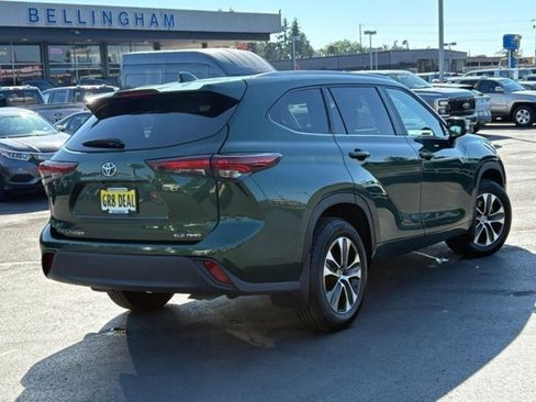Used 2024 Toyota Highlander XLE image 47