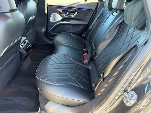 Used 2025 Mercedes-Benz EQS 580 4MATIC Sedan image 31