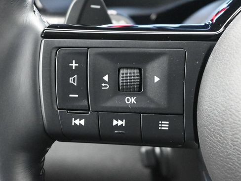 Used 2025 Nissan Pathfinder Platinum FWD image 8