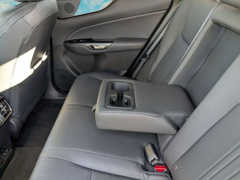 Used 2025 Lexus NX 250 FWD w/ Towing Package (2000 Lbs) image 18